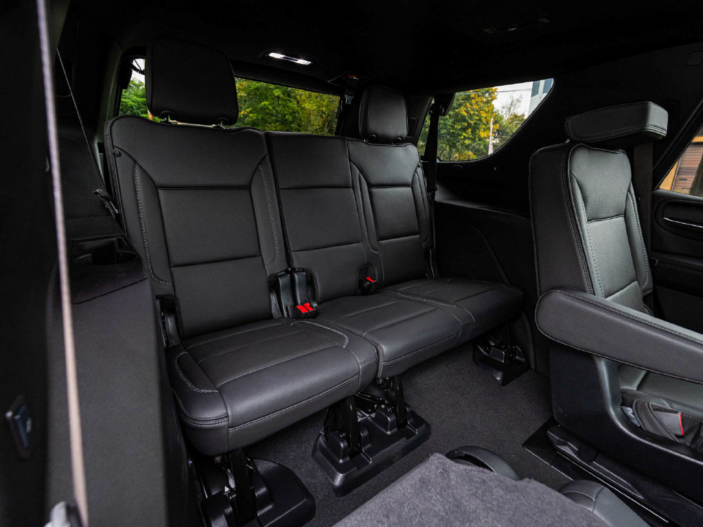 Used 2024 GMC Yukon Denali w/ Advanced Technology Package AWD/4WD image 28