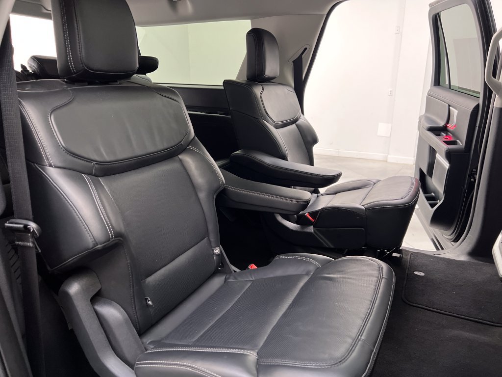 Used 2025 Ford Expedition Max Platinum AWD/4WD image 24
