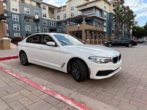 Used 2020 BMW 530i w/ Convenience Package RWD image 13