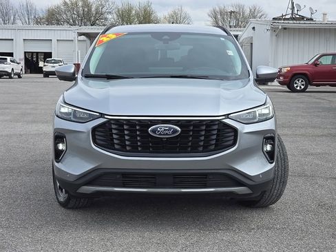 Certified 2023 Ford Escape Platinum w/ Premium Technology Package AWD/4WD image 2