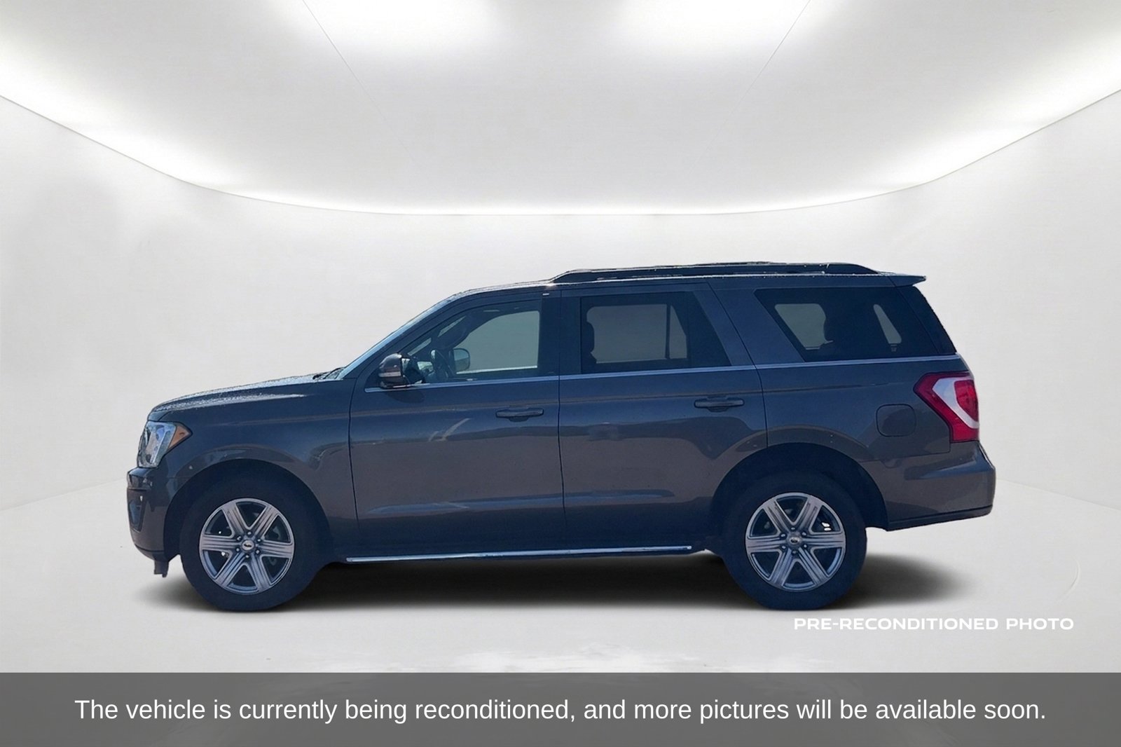 Used 2020 Ford Expedition XLT w/ Equipment Group 202A RWD image 9