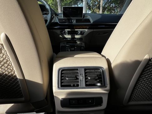 Used 2018 Audi Q5 2.0T Premium Plus w/ Premium Plus Package image 38