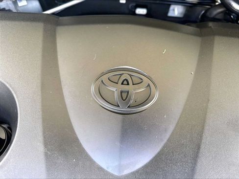 Used 2019 Toyota RAV4 XLE AWD/4WD image 32