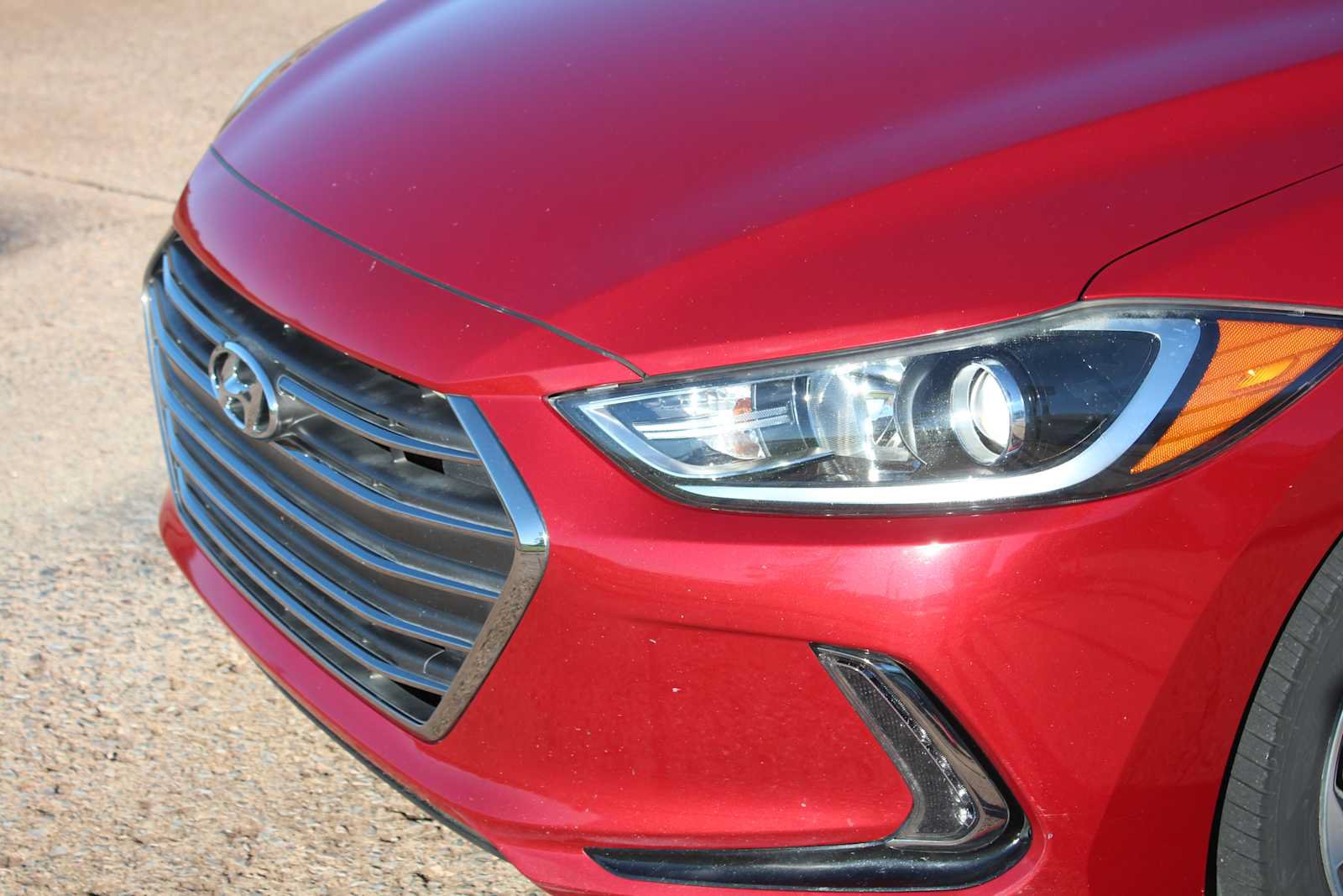 Used 2017 Hyundai Elantra Limited FWD image 5