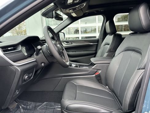 New 2026 Jeep Grand Cherokee L Limited image 9