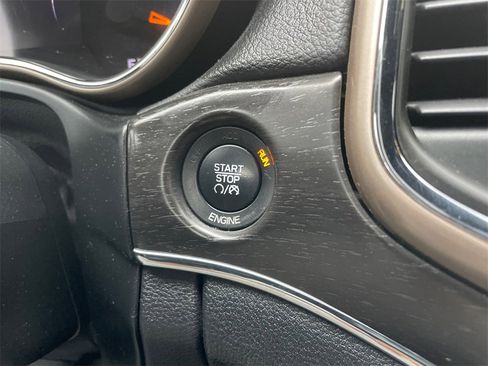 Used 2016 Jeep Grand Cherokee Limited image 23