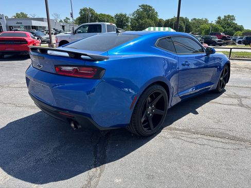 Used 2016 Chevrolet Camaro LT RWD image 5