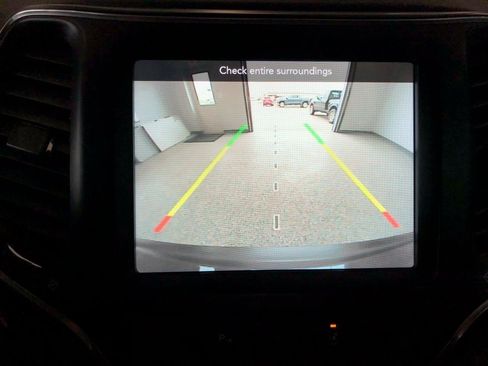 Used 2021 Jeep Cherokee Latitude Lux 80th Anniv w/ Quick Order Package 26U 80TH image 16