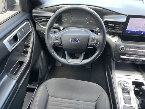 Used 2020 Ford Explorer XLT image 14