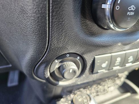 Used 2011 Jeep Wrangler Unlimited 70th Anniversary w/ Dual Top Group image 28