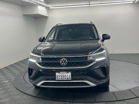 Used 2022 Volkswagen Taos SE w/ Panoramic Sunroof Package image 5