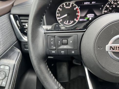 Used 2021 Nissan Rogue SV image 27