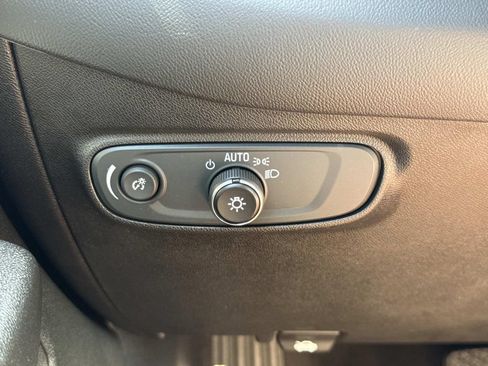 Used 2020 Chevrolet Equinox LS FWD image 14