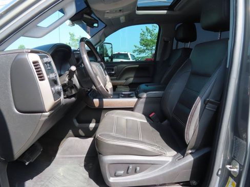 Used 2018 GMC Sierra 3500 Denali w/ Duramax Plus Package AWD/4WD image 32