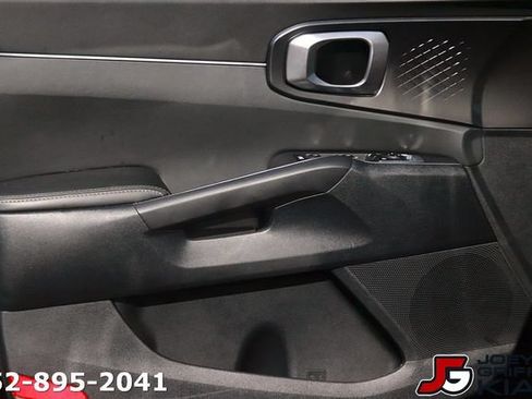 Certified 2025 Kia Sorento S w/ Panoramic Sunroof Package FWD image 11