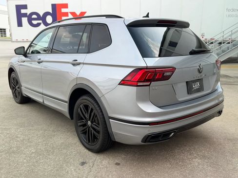 Used 2022 Volkswagen Tiguan SE R-Line FWD image 11