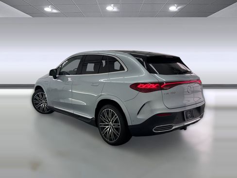 New 2026 Mercedes-Benz EQE 320 4MATIC SUV image 3
