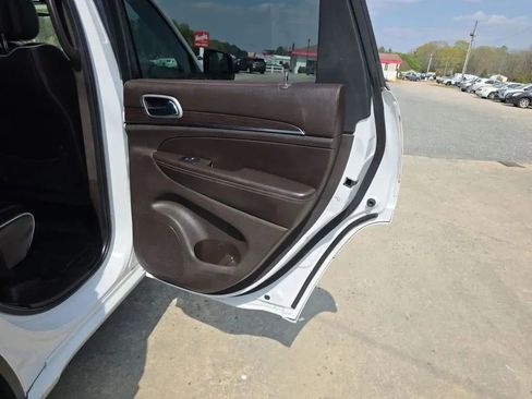 Used 2018 Jeep Grand Cherokee Overland AWD/4WD image 48