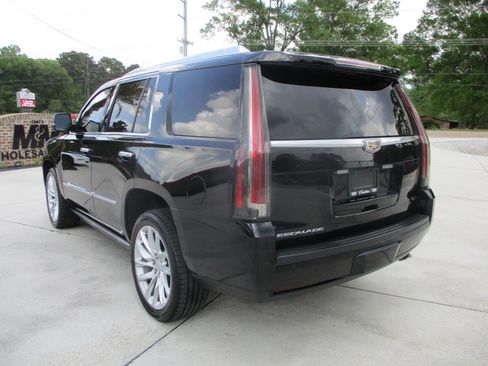 Used 2016 Cadillac Escalade Platinum image 24