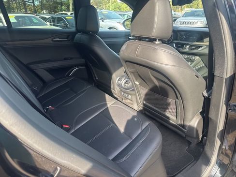 Used 2022 Alfa Romeo Stelvio Ti image 43