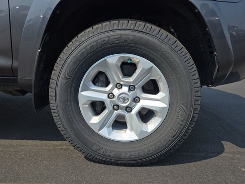 Used 2014 Toyota 4Runner SR5 Premium AWD/4WD image 9