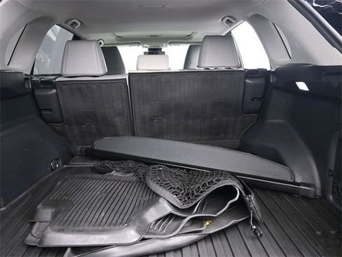 Used 2022 Toyota RAV4 Limited image 27