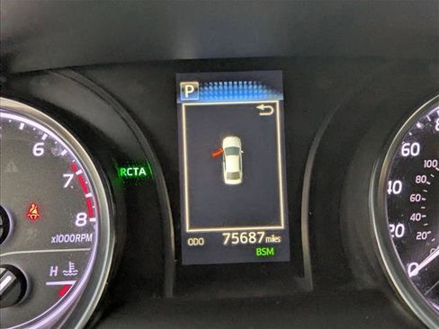 Used 2018 Toyota Camry SE image 10