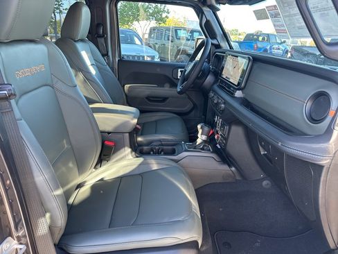New 2025 Jeep Gladiator Mojave image 53