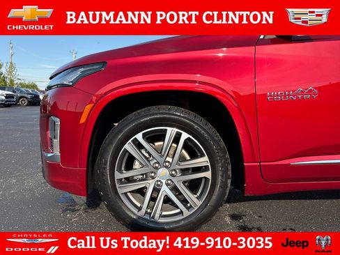 Used 2023 Chevrolet Traverse High Country AWD/4WD image 29