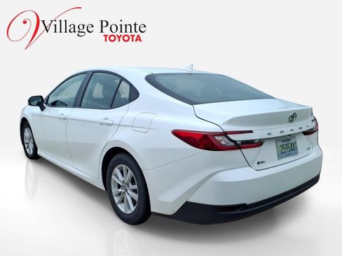 Used 2025 Toyota Camry LE FWD image 2