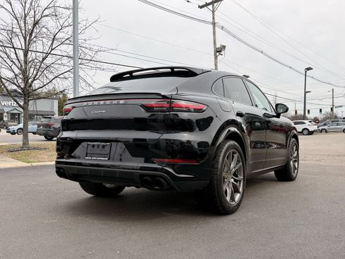 Used 2022 Porsche Cayenne Coupe image 4