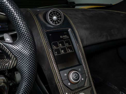 Used 2015 McLaren 650S Spider image 29