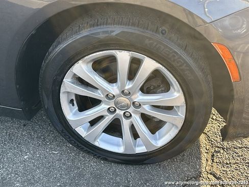 Used 2017 Chrysler 200 Limited Platinum image 11