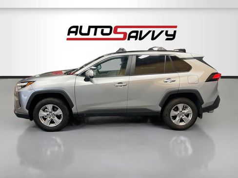 Used 2025 Toyota RAV4 XLE FWD image 4