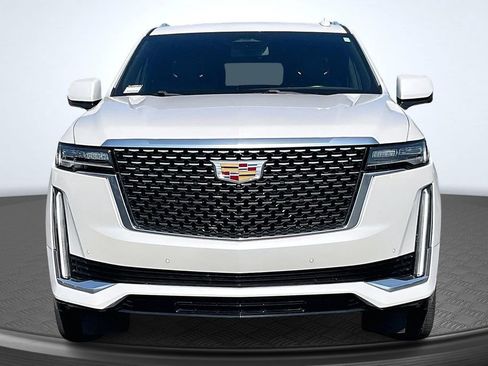 Used 2023 Cadillac Escalade Luxury AWD/4WD image 2