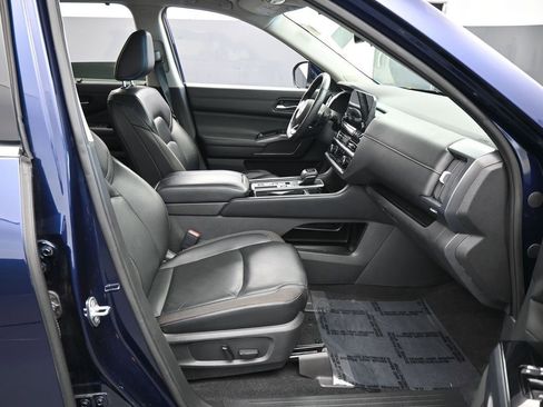 Used 2022 Nissan Pathfinder SL w/ SL Premium Package image 38