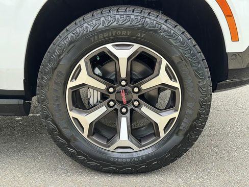 New 2026 GMC Yukon XL AT4 Ultimate AWD/4WD image 9