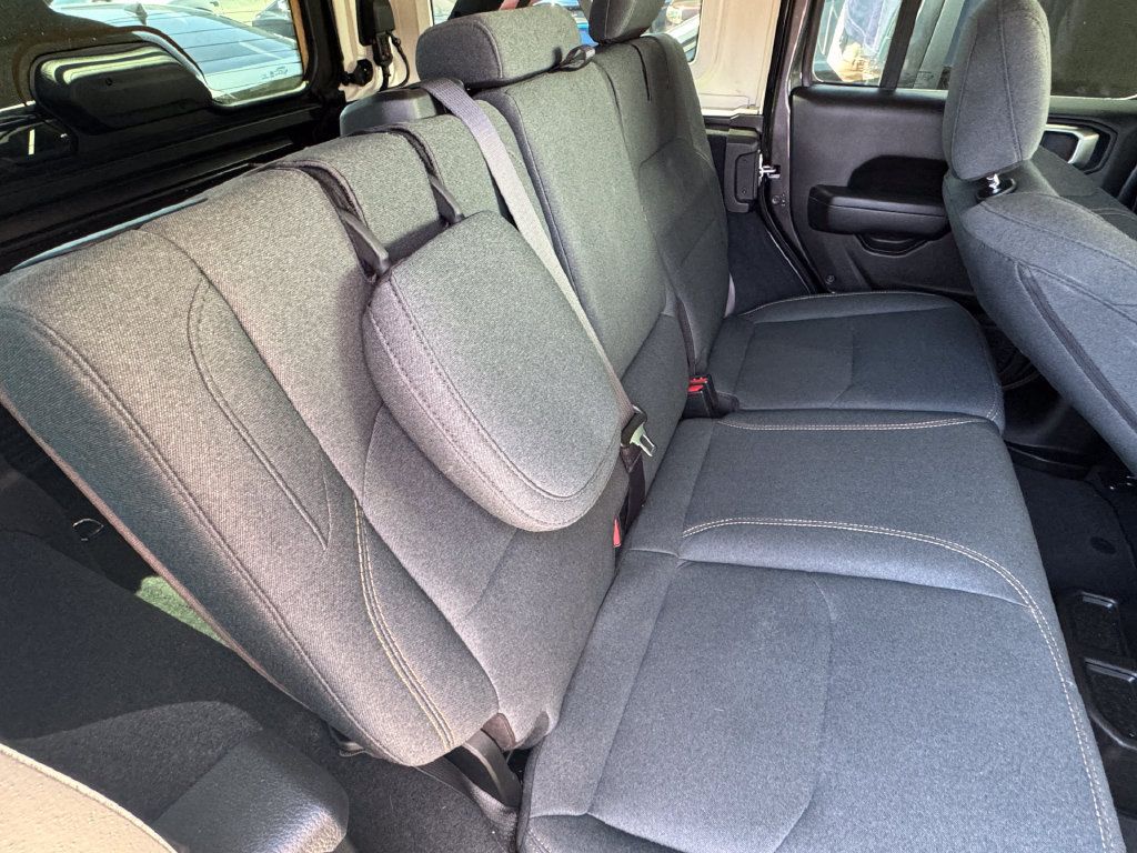 Used 2024 Jeep Wrangler Unlimited w/ Convenience Group AWD/4WD image 21