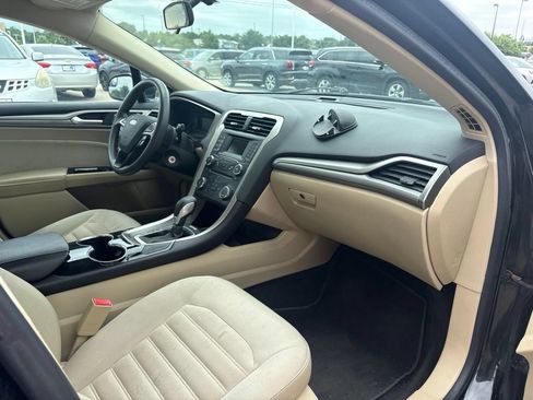 Used 2014 Ford Fusion SE FWD image 22