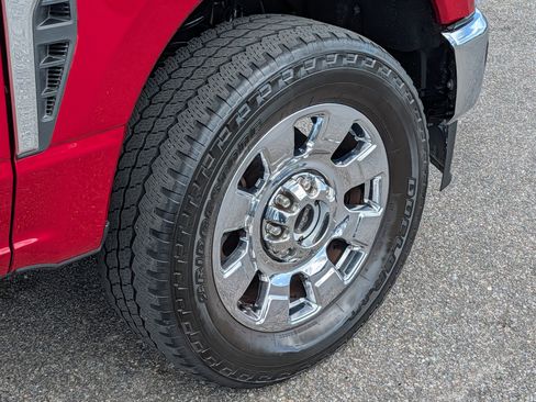 Certified 2024 Ford F250 Lariat w/ Chrome Package image 12