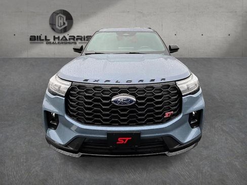 Used 2025 Ford Explorer ST AWD/4WD image 2