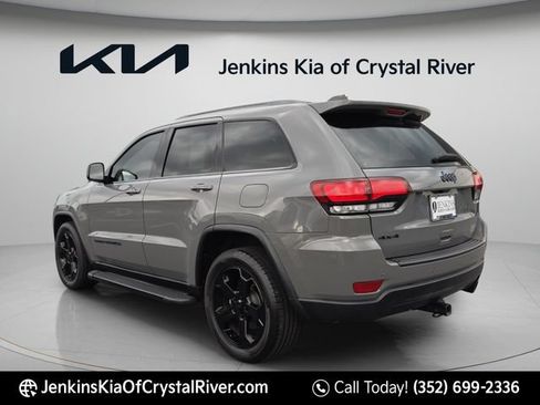 Used 2019 Jeep Grand Cherokee Laredo AWD/4WD image 10