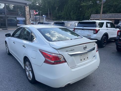Used 2013 Nissan Altima 2.5 SL FWD image 18