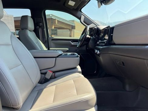 Used 2022 GMC Sierra 1500 SLT AWD/4WD image 18