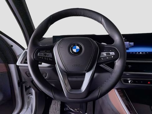 Used 2026 BMW X5 sDrive40i w/ Premium Package RWD image 11