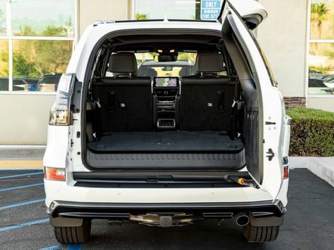 Used 2023 Lexus GX 460 Premium w/ Accessory Package AWD/4WD image 35