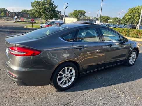 Used 2020 Ford Fusion SE FWD image 13