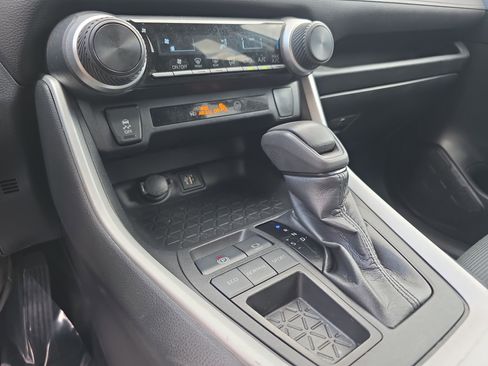 Used 2023 Toyota RAV4 LE image 32