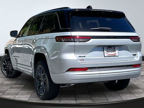 New 2026 Jeep Grand Cherokee Summit w/ Obsidian Package AWD/4WD image 4