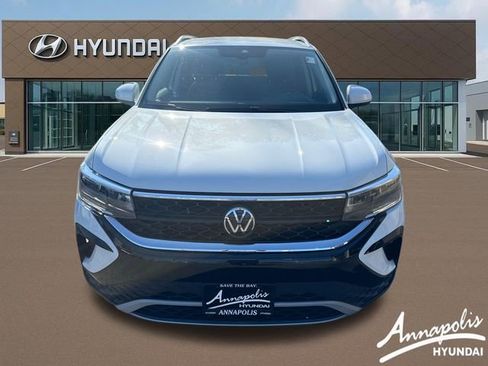 Used 2024 Volkswagen Taos SE AWD/4WD image 8